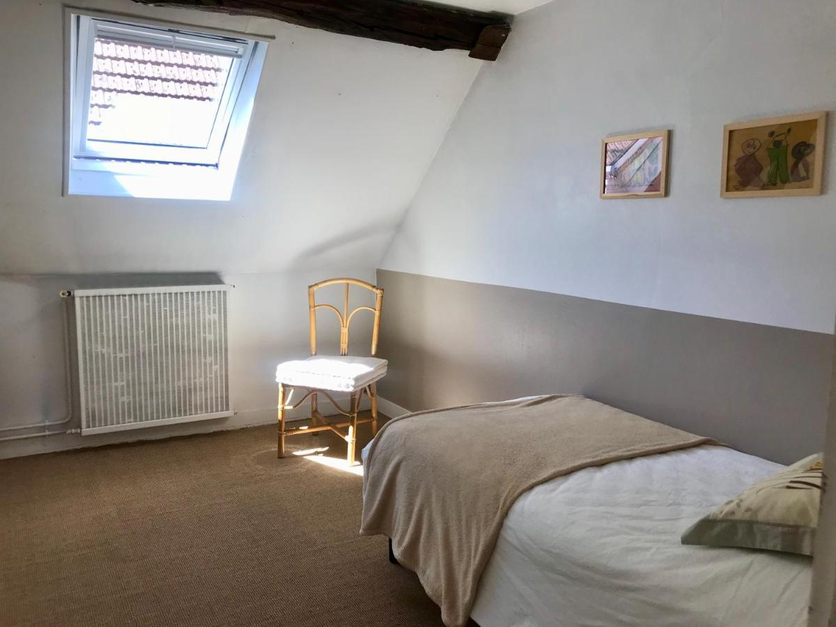 Gite De Mauxe Acquigny Exteriér fotografie