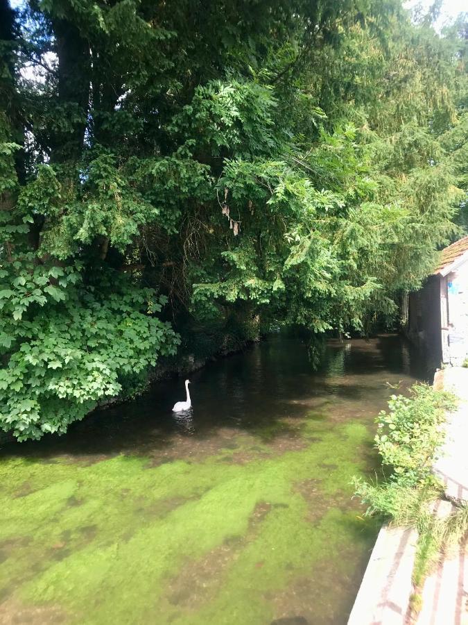 Gite De Mauxe Acquigny Exteriér fotografie